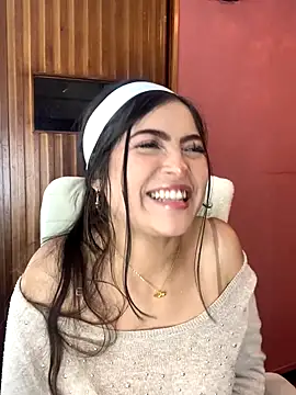 KyliePinkk_'s web cam