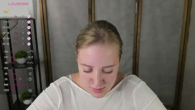 AnnaGrees live sex cam