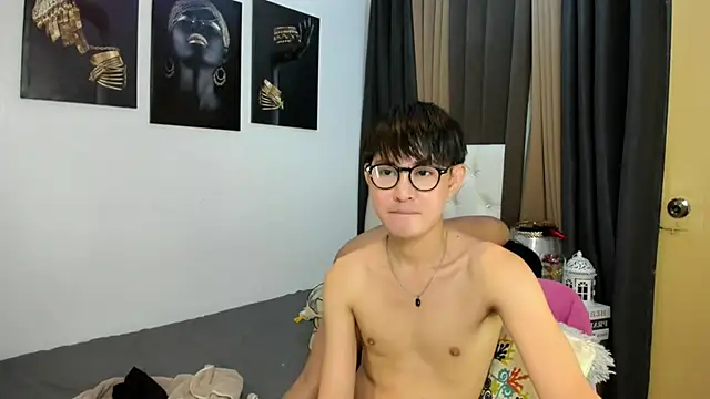 XloverXsiantwink live sex cam