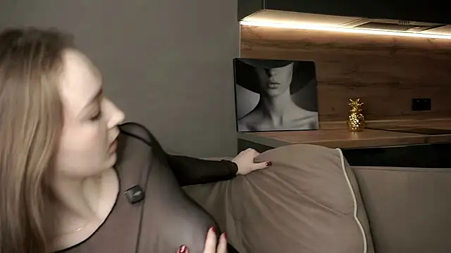 Eliravelvet's cam snapshot