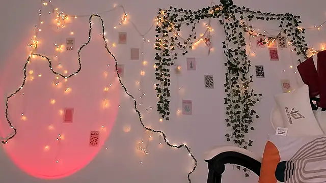 chic_sparkle's cam snapshot