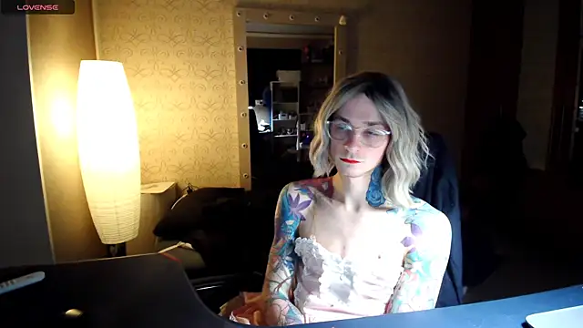 Julia_dolls live sex cam