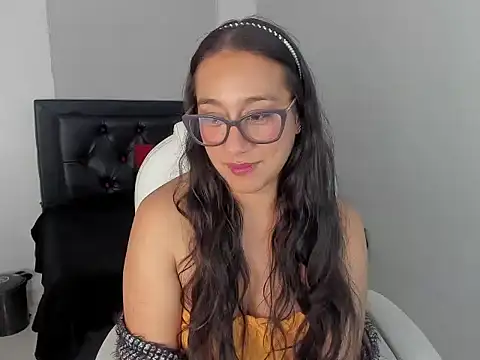 Ivonne_Skariel_Rs's cam snapshot