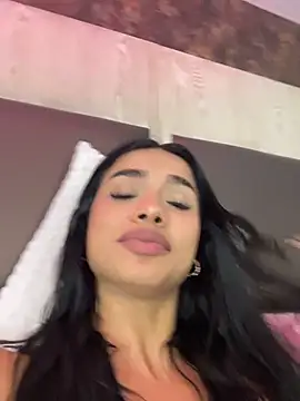 Bella_Smiith_'s cam snapshot