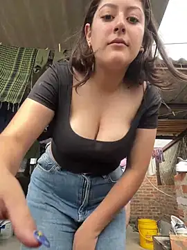 Amber_rose_outdoors's cam snapshot