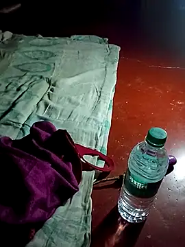 Bong-lady's cam snapshot