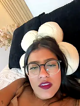 Camila_Bustamante's cam snapshot