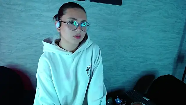 Alice_Sinclair_'s cam snapshot