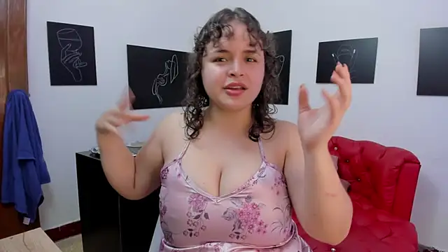 SeleneLuminari8 live sex cam