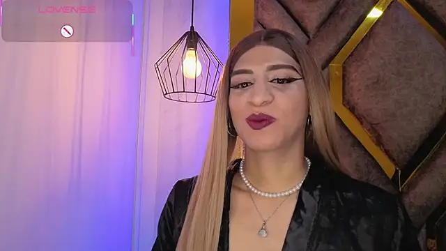 Dom_venena live sex cam