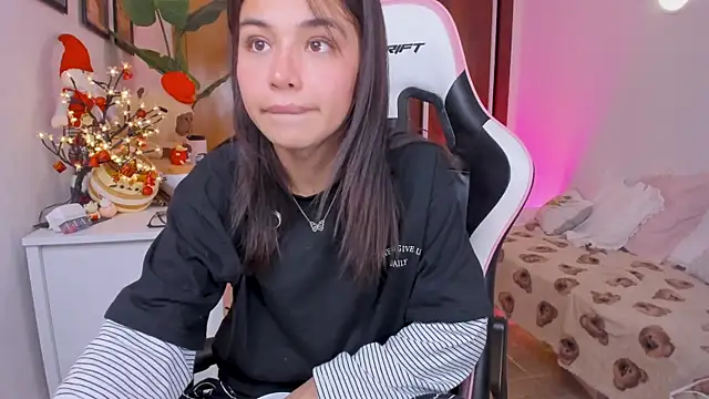 Adriennesexxx live sex cam