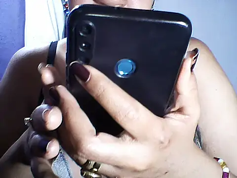 layanah12's cam snapshot