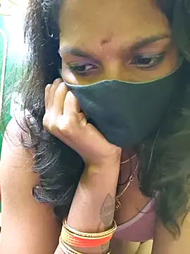 Honey_rosetamil's cam snapshot