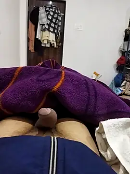 Playboyx143@xh's cam snapshot