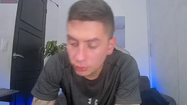 Yeiko_Romero_'s cam snapshot