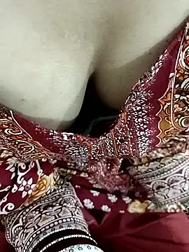 HOT-CPL-11's cam snapshot