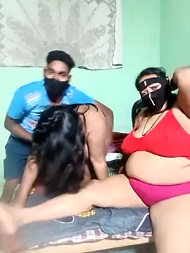 LoveOnStream's cam snapshot