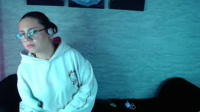 Alice_Sinclair_'s cam snapshot