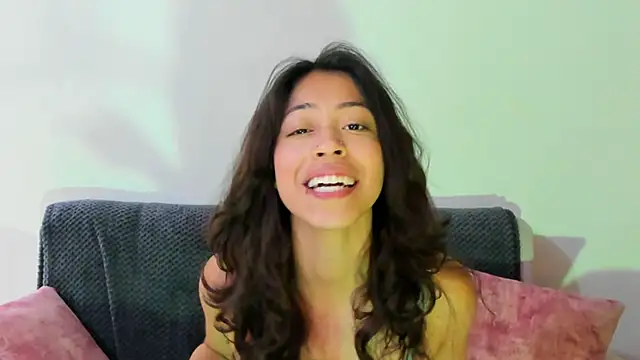 emily_jonessxx's cam snapshot