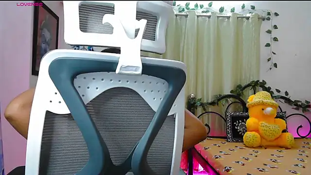 thyAnvi's cam snapshot