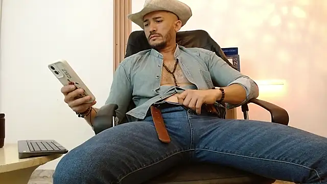 Reiko_85_ live sex cam