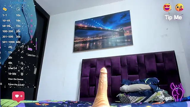 Alicia_Whitee's cam snapshot