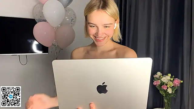 MelodyImam's cam snapshot