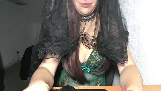 Aromaloveqq's cam snapshot