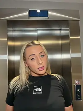 Strongqueen live sex cam