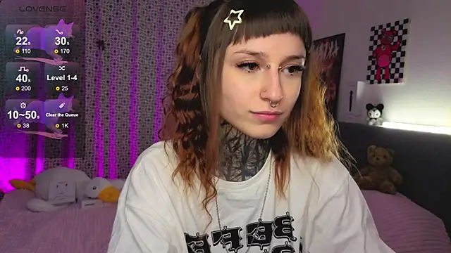 LilithPoison live sex cam