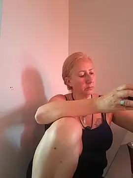 MILEIDE980 live sex cam