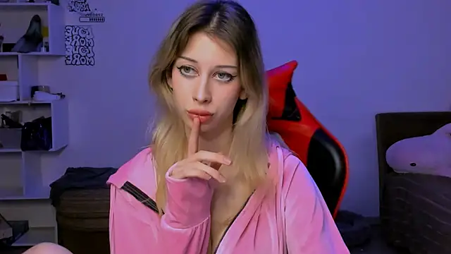 Lori_lolii's web cam