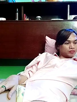 QueenSoreal live sex cam