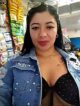 Pp-ari4na03's cam snapshot