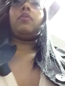 Ebony-Goddess19's cam snapshot