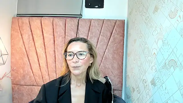 Issa_Milf__'s cam snapshot