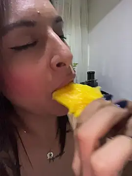 charlotte_stevenss_'s cam snapshot