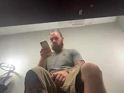 BearChubby300 live sex cam