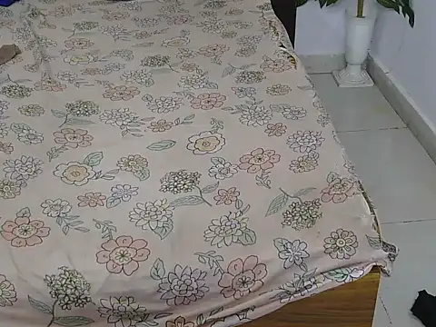 Lovelyy-couple live sex cam