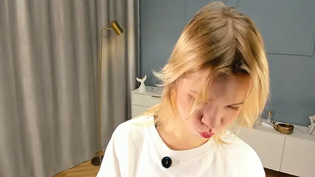 PhillisEsplin's cam snapshot