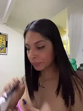 charlotte_stevenss_'s cam snapshot