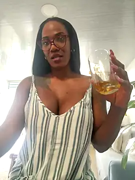 Bustykeyla live sex cam