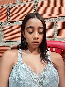 Zoe_Sweett18 live sex cam