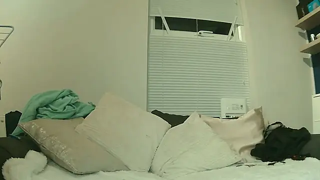 ASAIN_VIRGIN_ARIA live sex cam