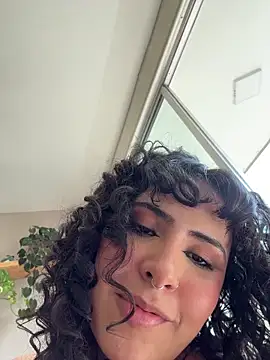 SugarTroubl33 live sex cam