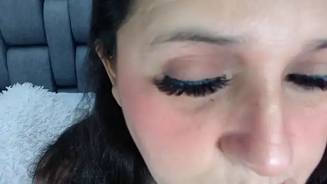 Kerly_Doll's cam snapshot