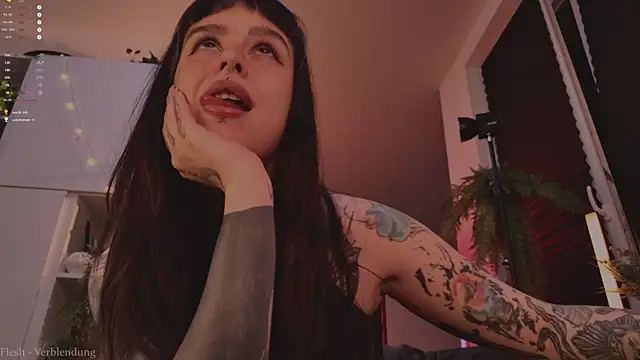 MichaellaMoon's cam snapshot