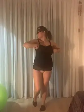 massagistahotbrunette's cam snapshot