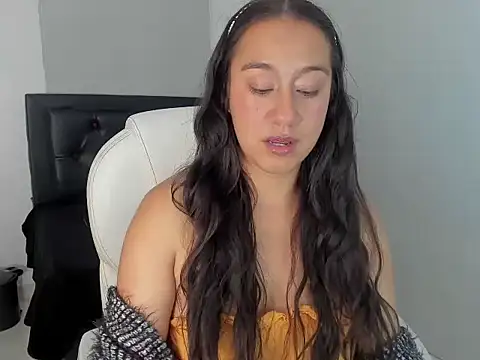 Ivonne_Skariel_Rs's cam snapshot