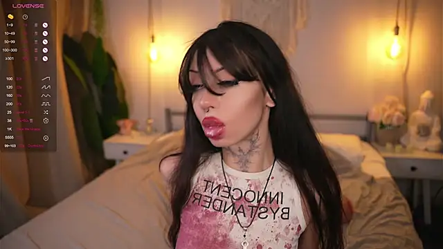 Devilsss_toy live sex cam